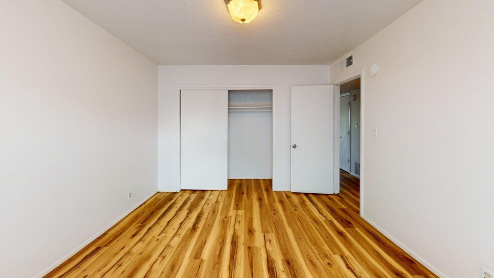 More Photos Of 2810 Vail Ave SE, Albuquerque Apartments For Sale