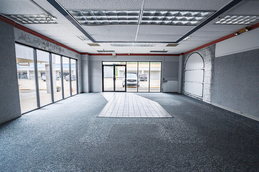 More Photos Of , Eddyville General Retail For Sale