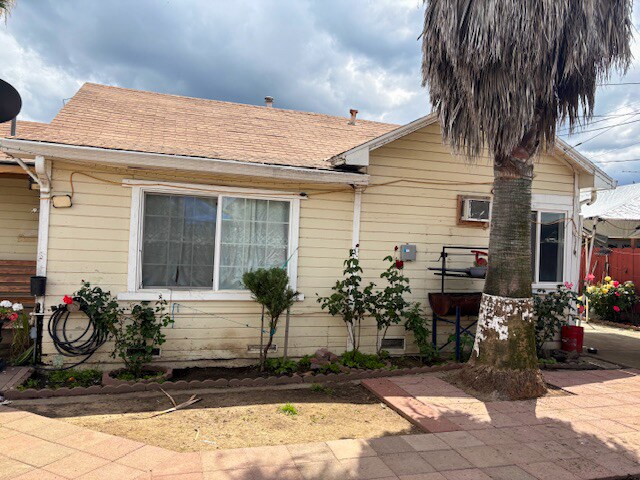 Primary Photo Of 1900 Kenneth St, Modesto Multifamily For Sale