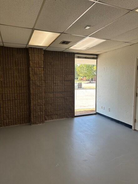 More Photos Of 5770 NW Expressway St, Oklahoma City Office For Lease