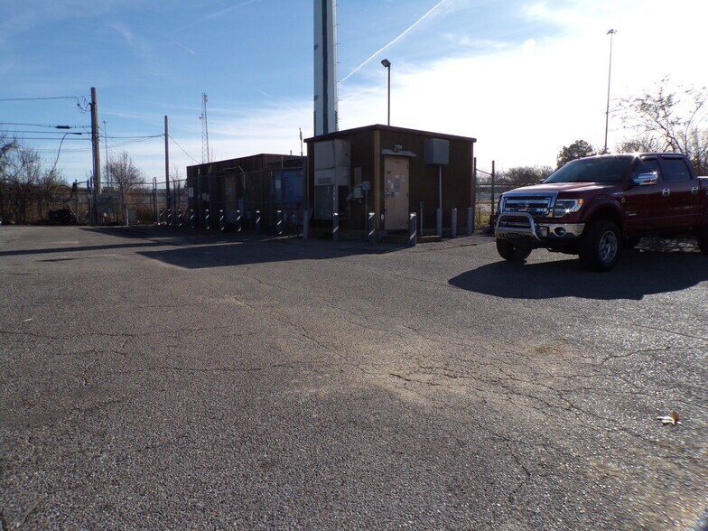 More Photos Of 714 N White Station Rd, Memphis Specialty For Sale
