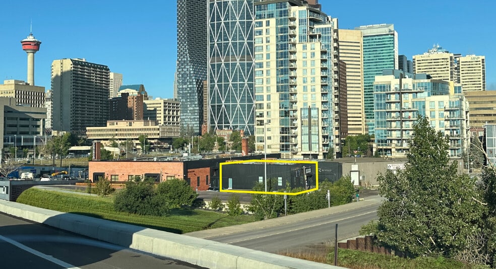 Primary Photo Of 417 Riverfront Av SE, Calgary Restaurant For Lease
