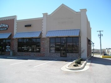Primary Photo Of 300 W Central Texas Expy, Killeen Freestanding For Lease