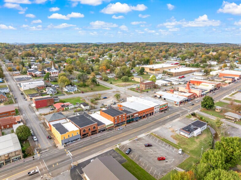 More Photos Of 824 Tennessee Ave, Etowah Storefront Retail Office For Sale