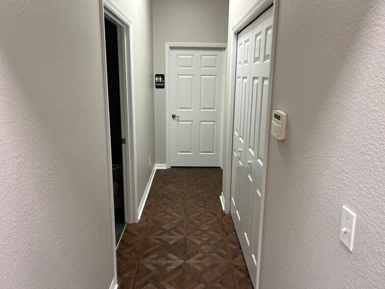 More Photos Of 15151 S US Highway 441, Summerfield Medical For Sale