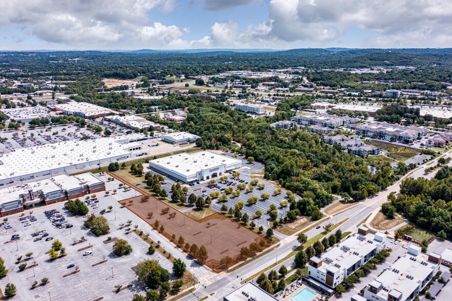 More Photos Of 3956 N Steele Blvd, Fayetteville Land For Sale