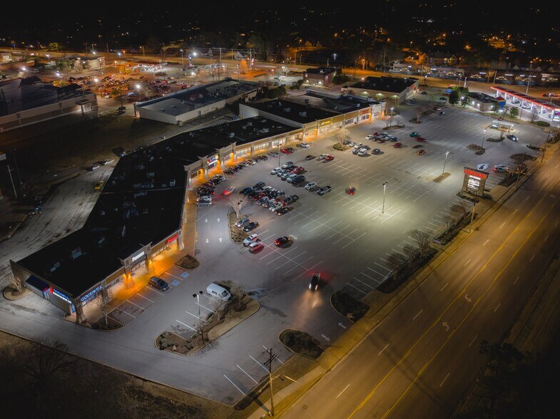 More Photos Of 6500-6550 Quince Rd, Memphis Unknown For Lease