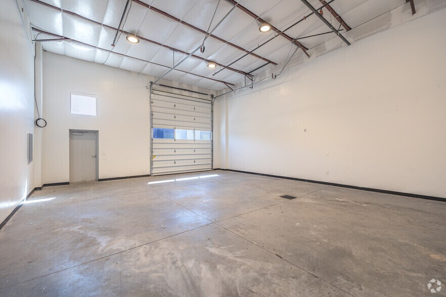 More Photos Of 3747 W Parkway Blvd, West Valley City Warehouse For Lease