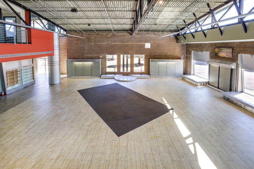 More Photos Of 2885 W County Line Rd, Littleton Auto Dealership For Sale