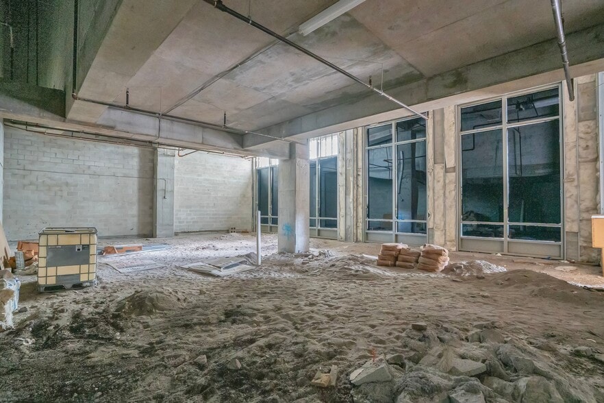 More Photos Of 150 S Magnolia Ave, Orlando General Retail For Sale