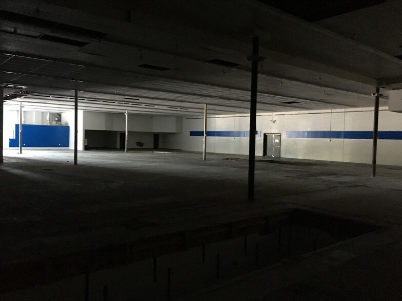 More Photos Of 1227 Cherokee Rd, Alexander City Freestanding For Lease