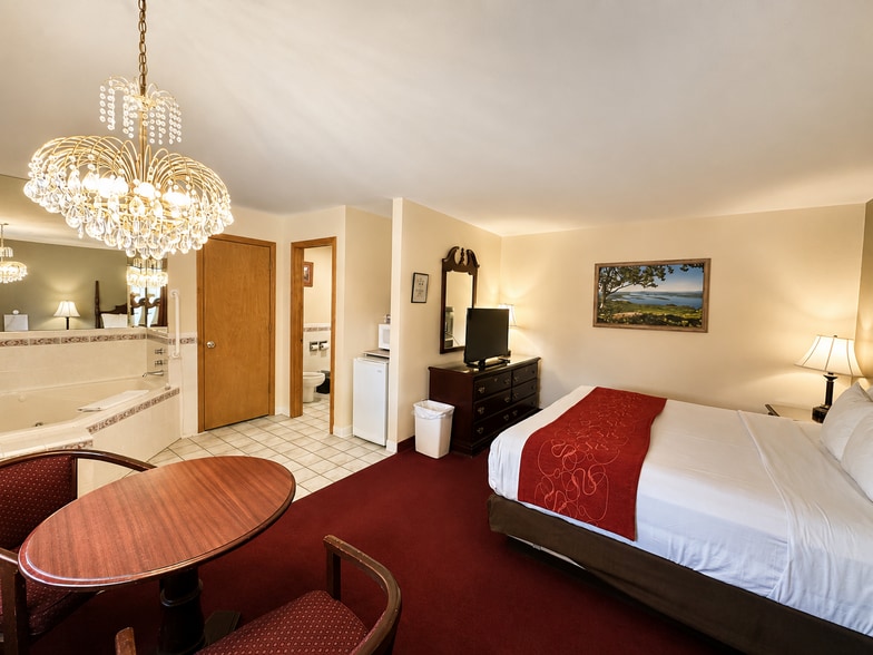 More Photos Of 1545 Us-9, Lake George Hotel For Sale
