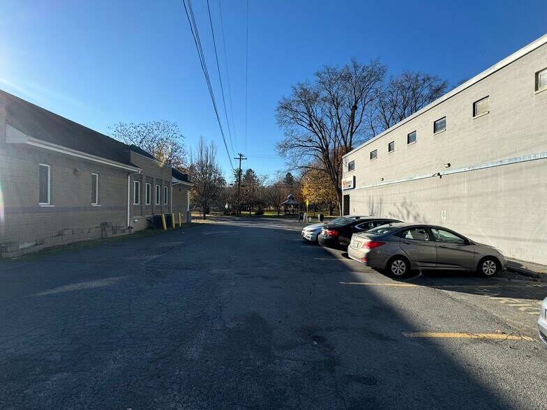 More Photos Of 511-513 N Cayuga St, Ithaca Flex For Sale