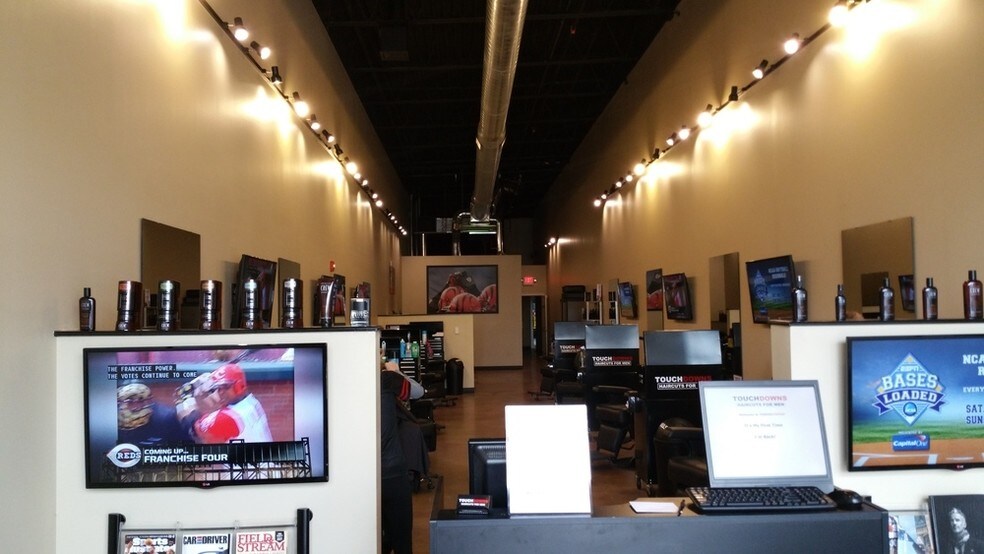 More Photos Of 557-569 S Main St, Englewood Unknown For Lease