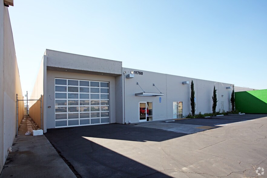 Primary Photo Of 11760 Slauson Ave, Santa Fe Springs Manufacturing For Lease