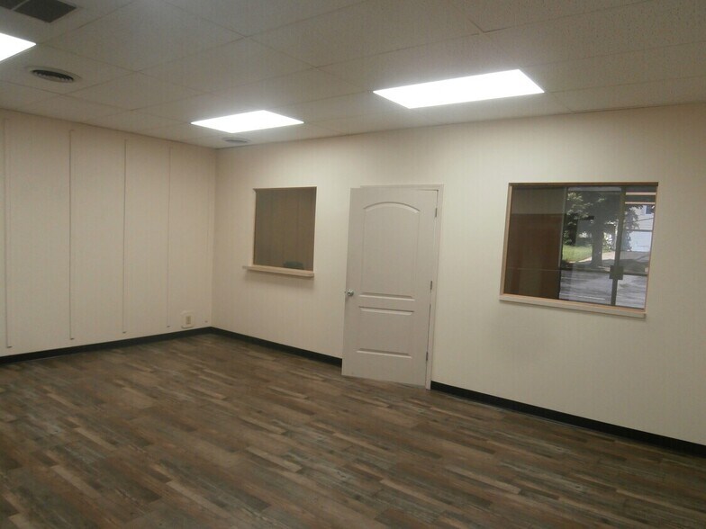 More Photos Of 3015 Menke Cir, Omaha Serviced Offices For Lease