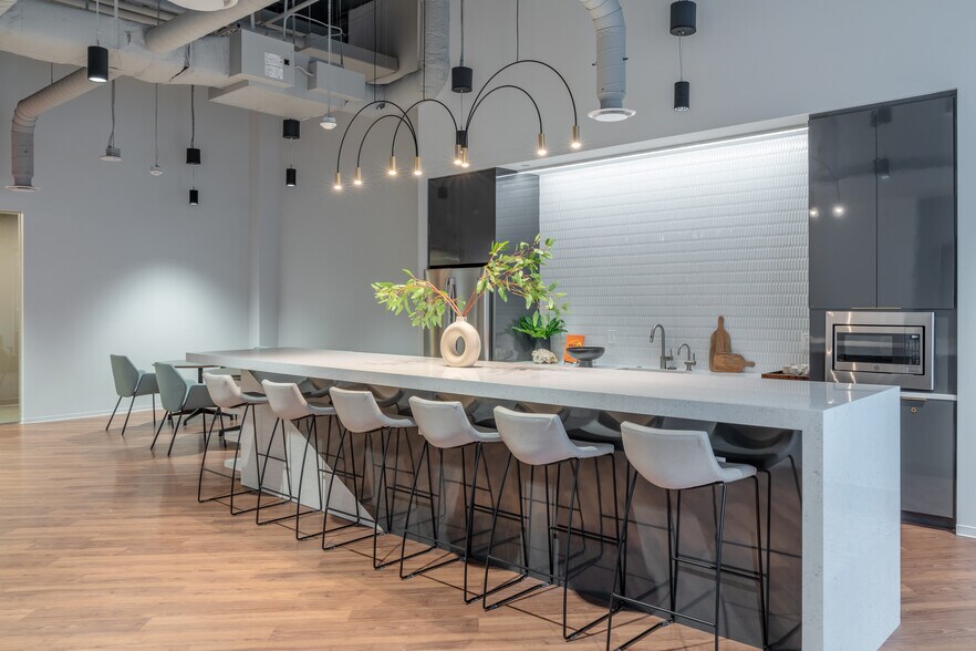 More Photos Of 1925 Ballenger Ave, Alexandria Office For Lease