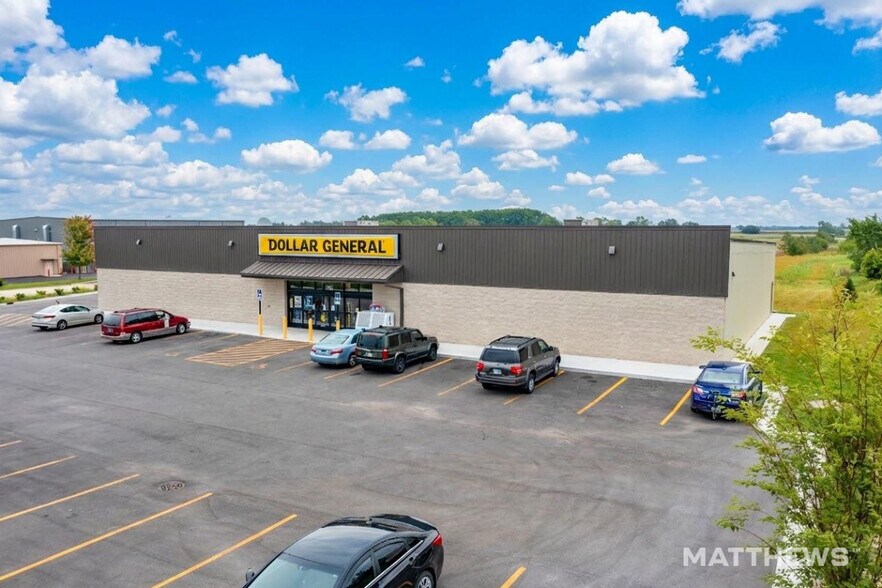Primary Photo Of 1111 Fort St, Barling General Retail For Sale
