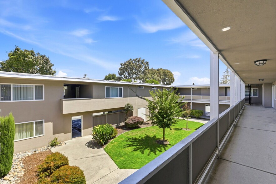 More Photos Of 527 Walker Dr, Mountain View Apartments For Sale