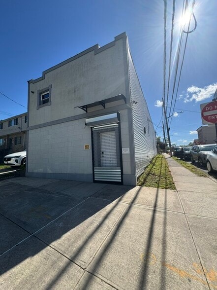 More Photos Of 182 Vermont Ave, Staten Island Light Distribution For Sale