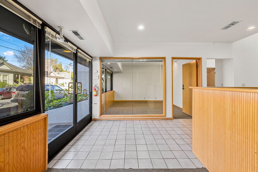 More Photos Of 610 Davis St, Santa Rosa Office Residential For Sale