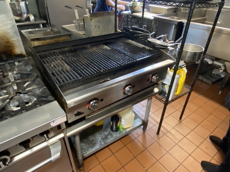 More Photos Of 17 Rowley St, Winsted Restaurant For Sale