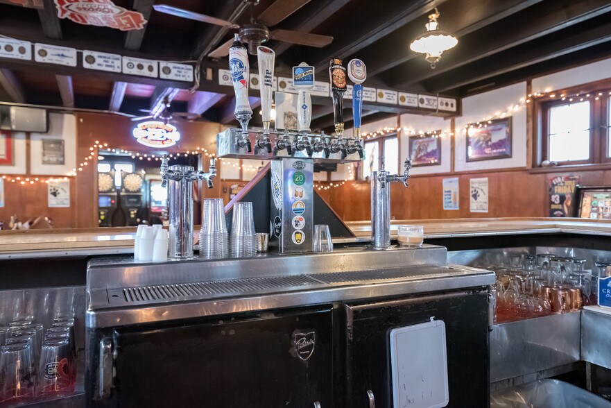 More Photos Of 4121 N Wilson Dr, Milwaukee Lodge Meeting Hall For Sale