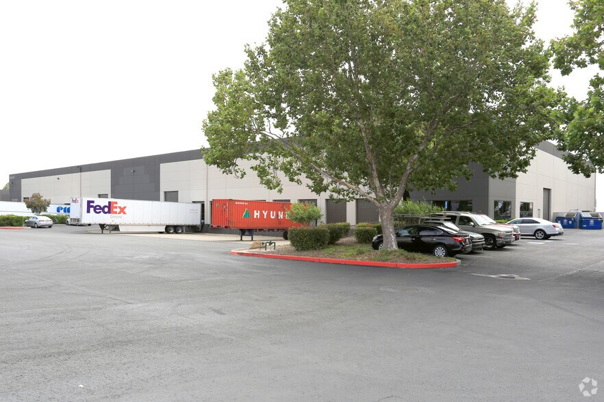 More Photos Of 6500-6550 Goodyear Rd, Benicia Distribution For Lease