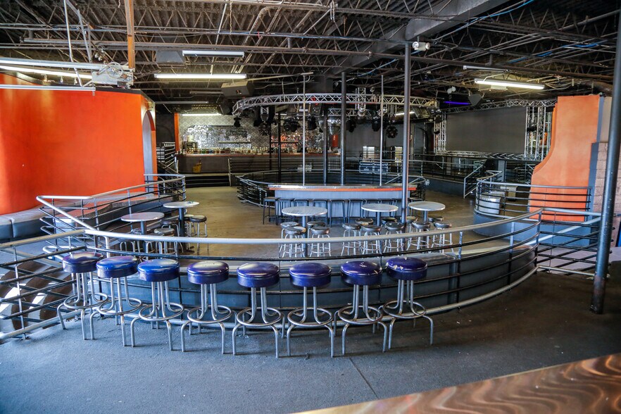 More Photos Of 1928 Buddy Holly Ave, Lubbock Bar For Sale