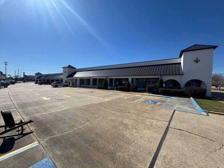 More Photos Of 113 Belle Terre Blvd, La Place Storefront For Lease