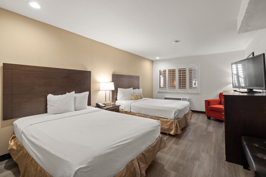 More Photos Of 1701 W Baseline Rd, Tempe Hotel For Sale