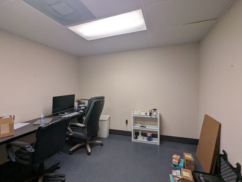 More Photos Of 2440 W Cardinal Dr, Beaumont Warehouse For Lease