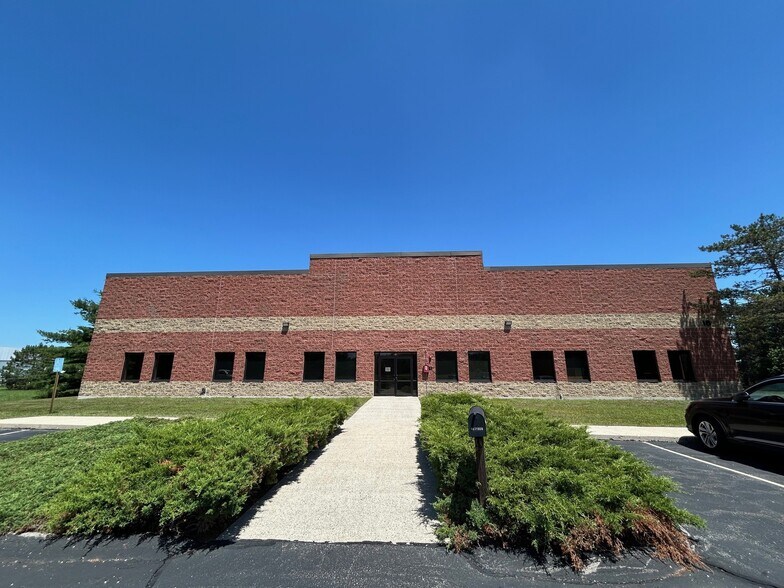 Primary Photo Of 18 Saratoga Blvd, Devens Manufacturing For Lease