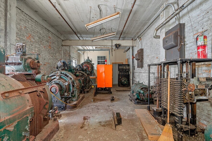 More Photos Of 509 Marshall St, Shreveport Office For Sale