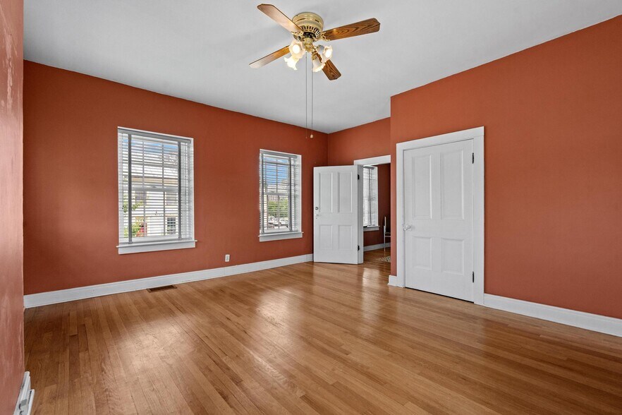 More Photos Of 120 W Main St, Wilmington Flex For Sale