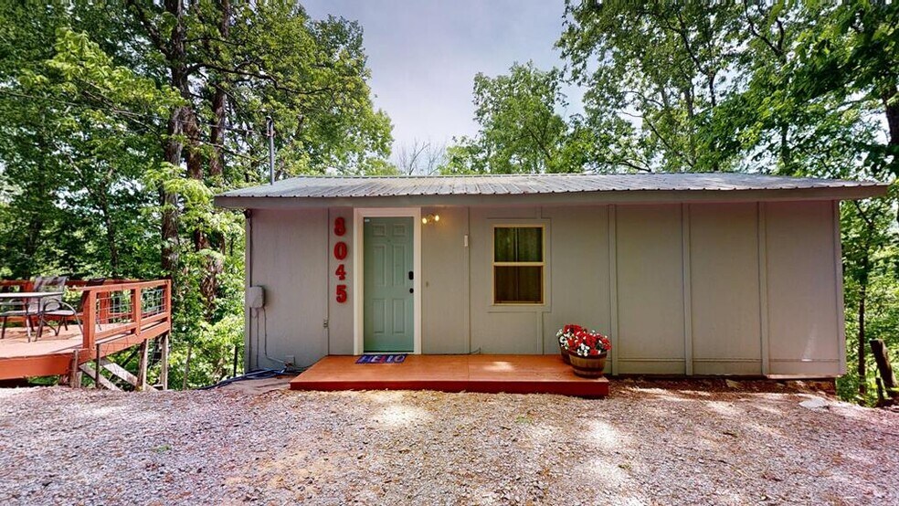 More Photos Of 8045 Sarah Thomas Rd, Silver Point Specialty For Sale