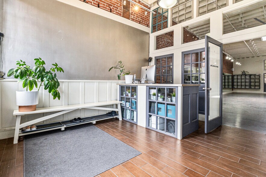 More Photos Of 1917 Market St, Denver Storefront For Sale
