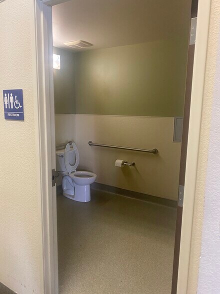 More Photos Of 252-262 Castro St, Mountain View Storefront For Lease