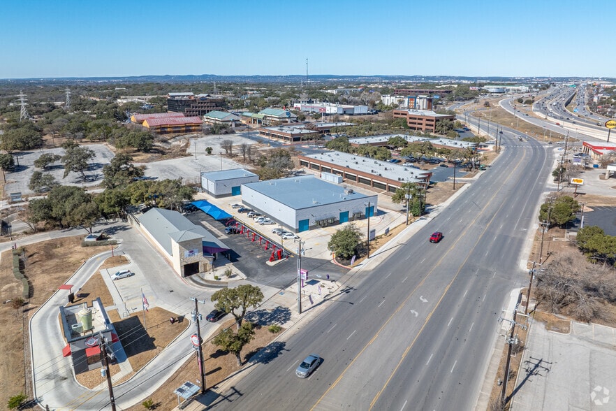 More Photos Of 10927 Fredericksburg Rd, San Antonio Unknown For Lease