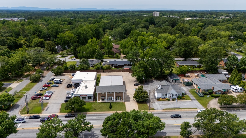 More Photos Of 1914 E Main St, Spartanburg Freestanding For Lease