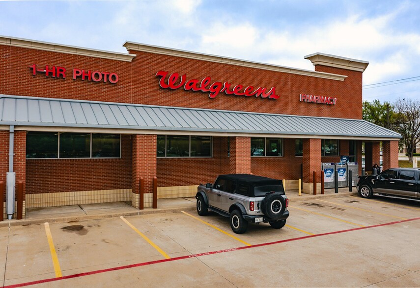 More Photos Of 3435 Lakeview Pky, Rowlett Drugstore For Sale