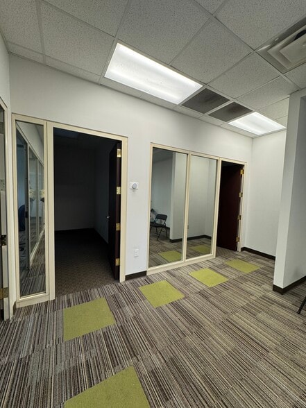 More Photos Of 15303 Amberly Dr, Tampa Medical For Lease