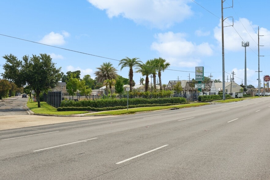 More Photos Of 9415 Airline hwy, New Orleans Land For Sale