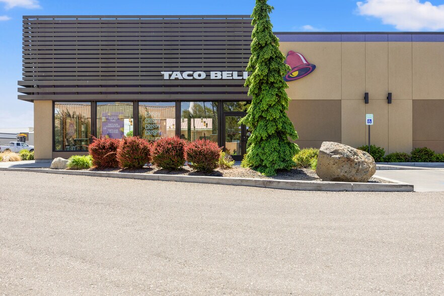 More Photos Of 632 N Overland Ave, Burley Fast Food For Sale