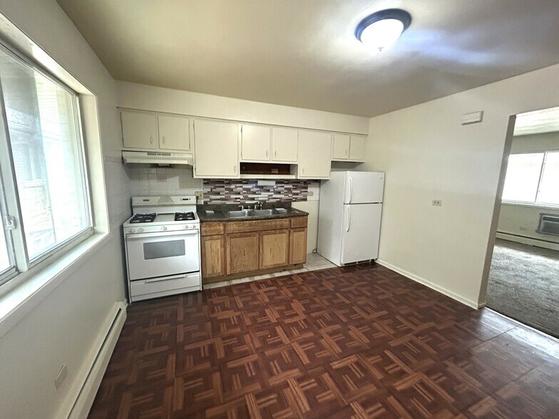 More Photos Of 3420 Warren Ave, Bellwood Apartments For Sale