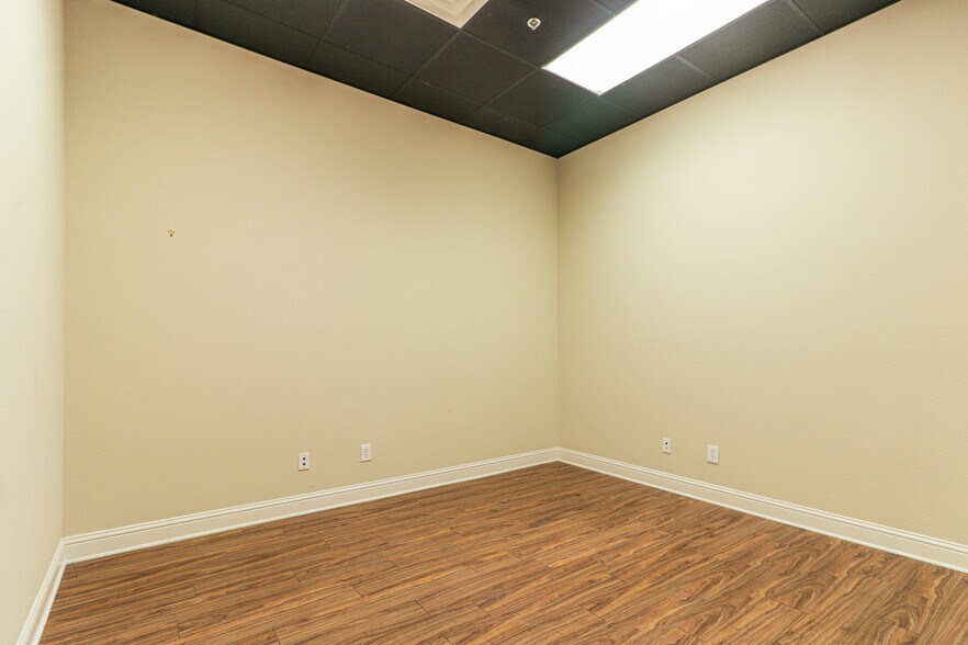 More Photos Of 605 Austin Ave, Waco Storefront Retail Office For Sale