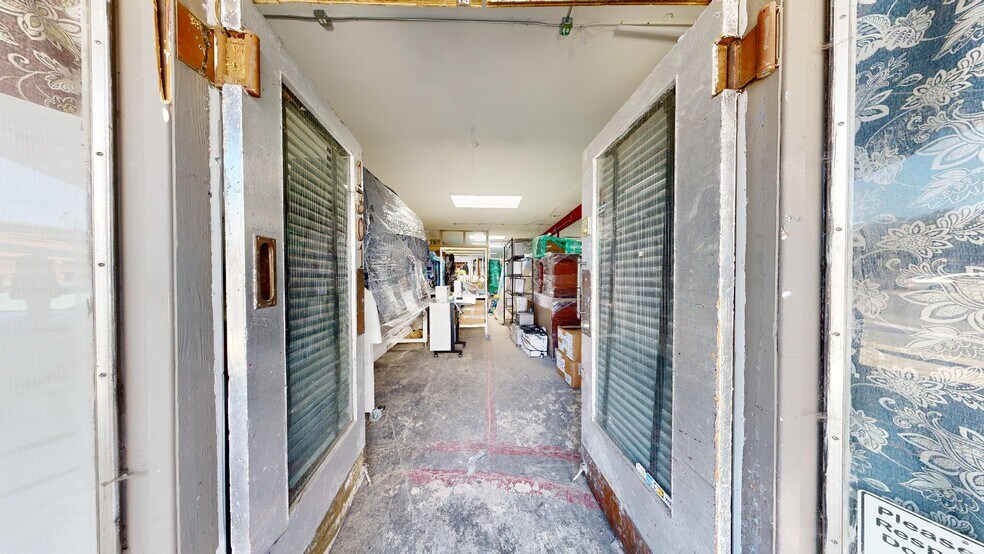 More Photos Of 1301-1303 Pomona St, Crockett Freestanding For Sale