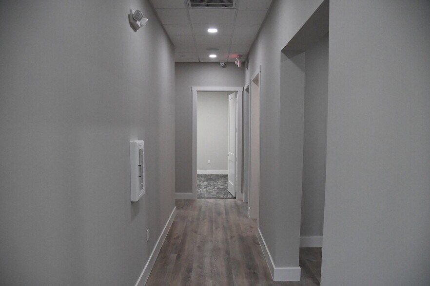 More Photos Of 28809 Hardin Store Rd, Magnolia Office For Lease