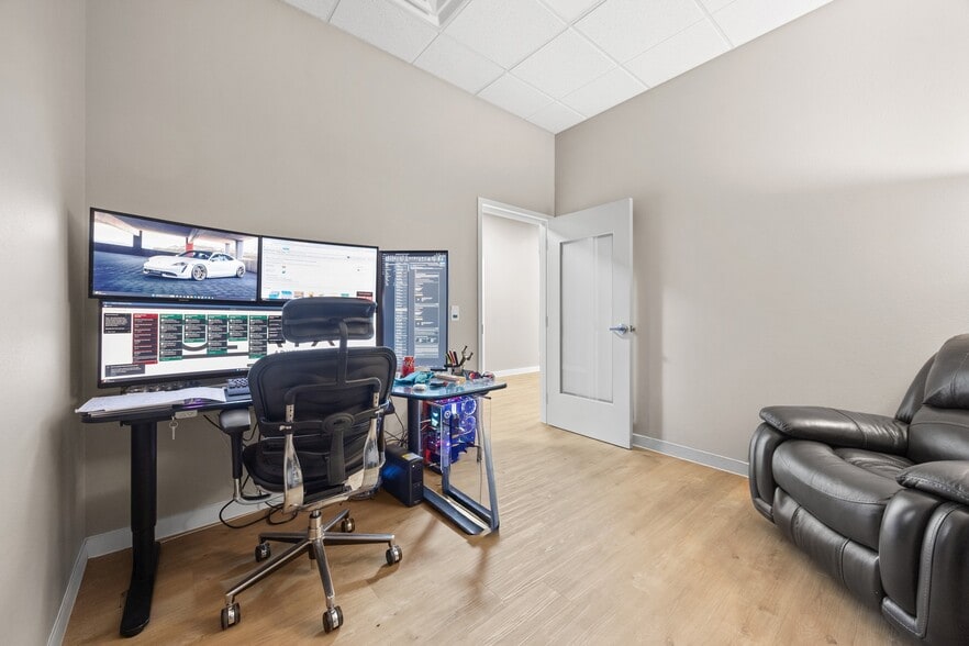 More Photos Of 730 S Bell Blvd, Cedar Park Office For Lease