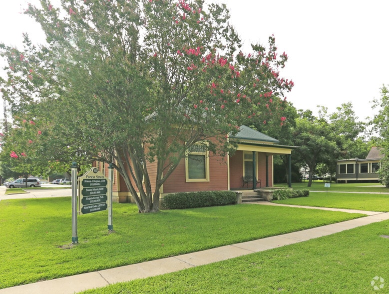 More Photos Of 903 Forest St, Georgetown Office For Sale